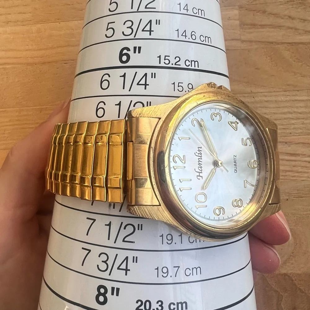 Hamlin mens gold tone expansion band dress watch NEW BATTERY